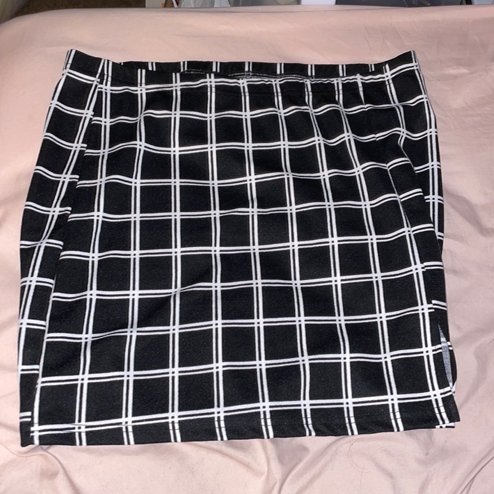 Grid Pencil skirt with Slit